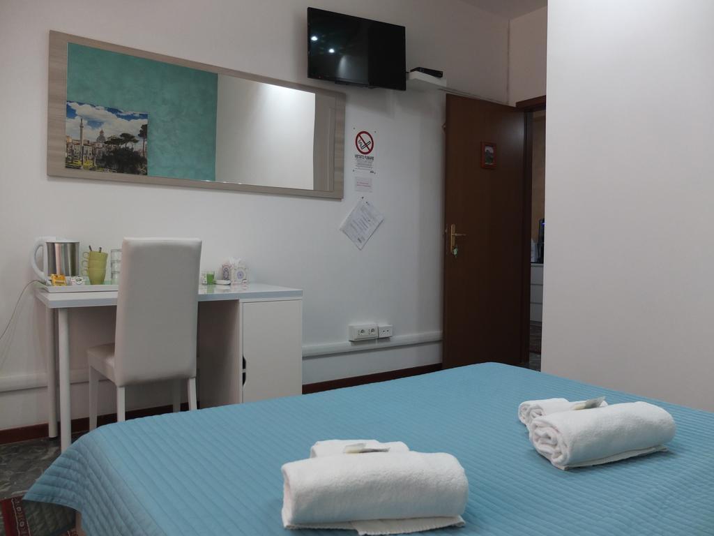 Maxim Rooms Рим Екстер'єр фото