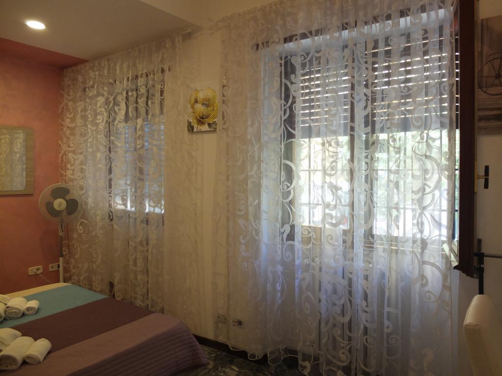 Maxim Rooms Рим Екстер'єр фото