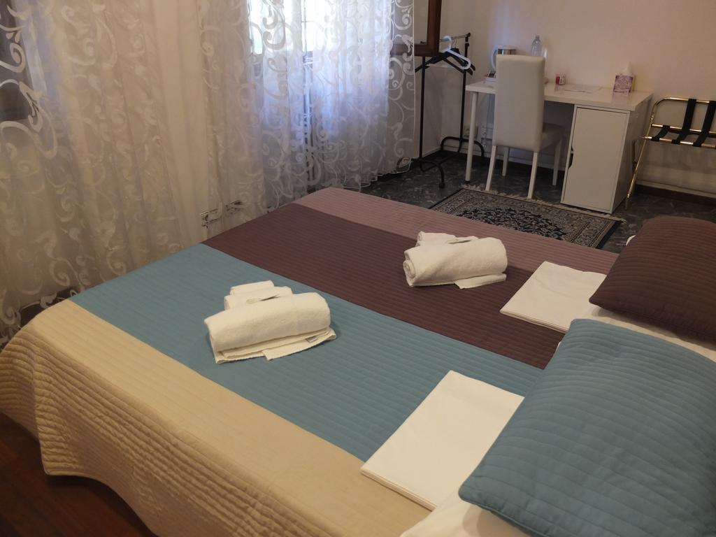 Maxim Rooms Рим Екстер'єр фото