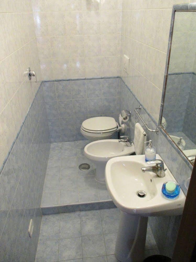 Maxim Rooms Рим Екстер'єр фото
