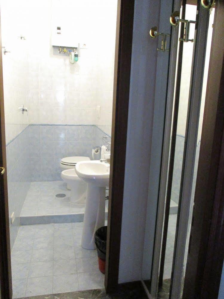 Maxim Rooms Рим Екстер'єр фото