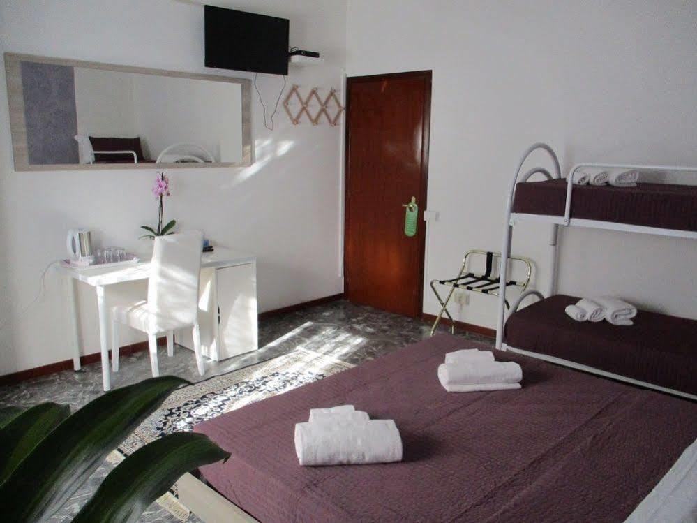 Maxim Rooms Рим Екстер'єр фото