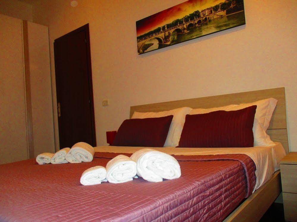 Maxim Rooms Рим Екстер'єр фото