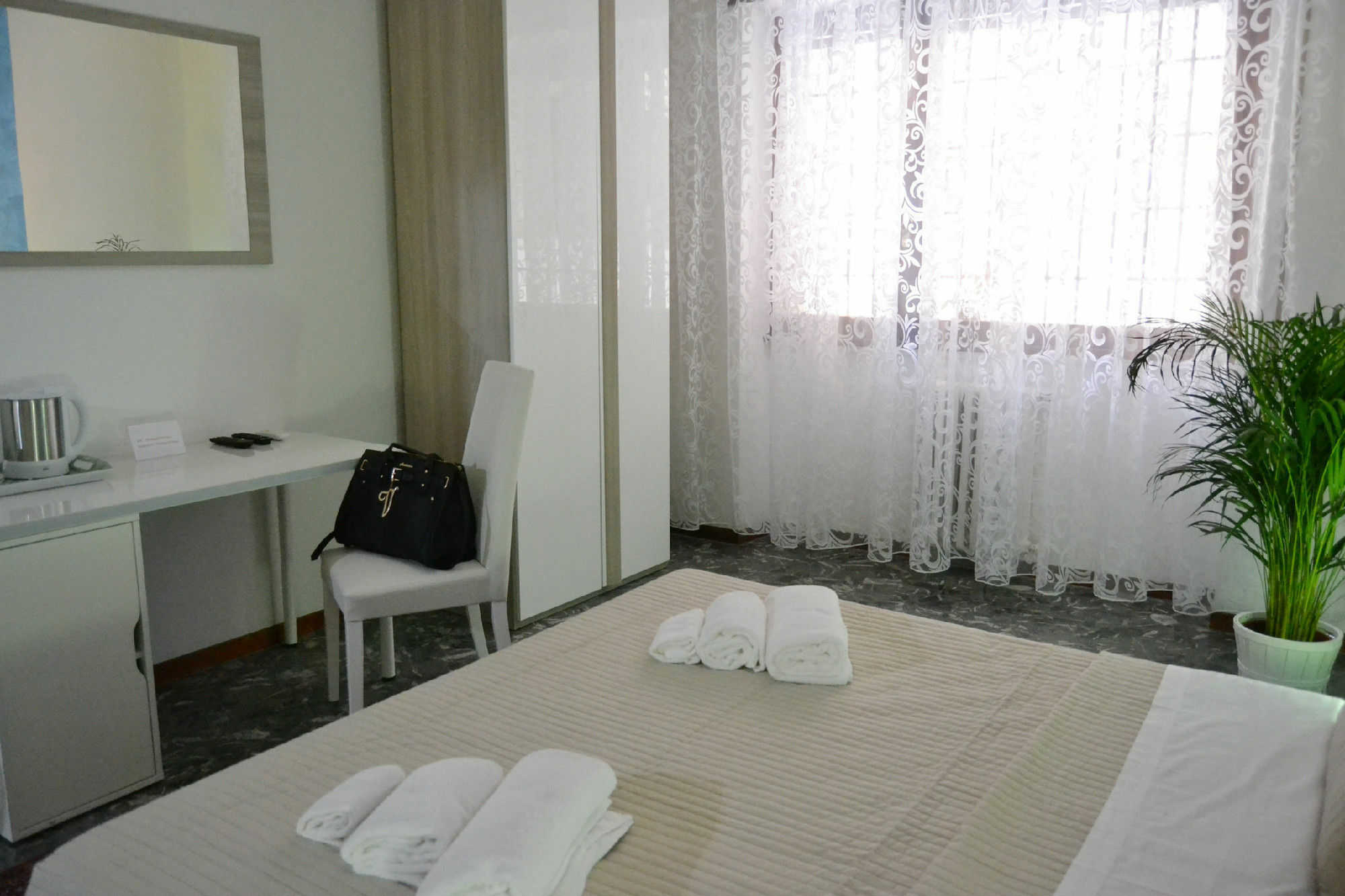 Maxim Rooms Рим Екстер'єр фото