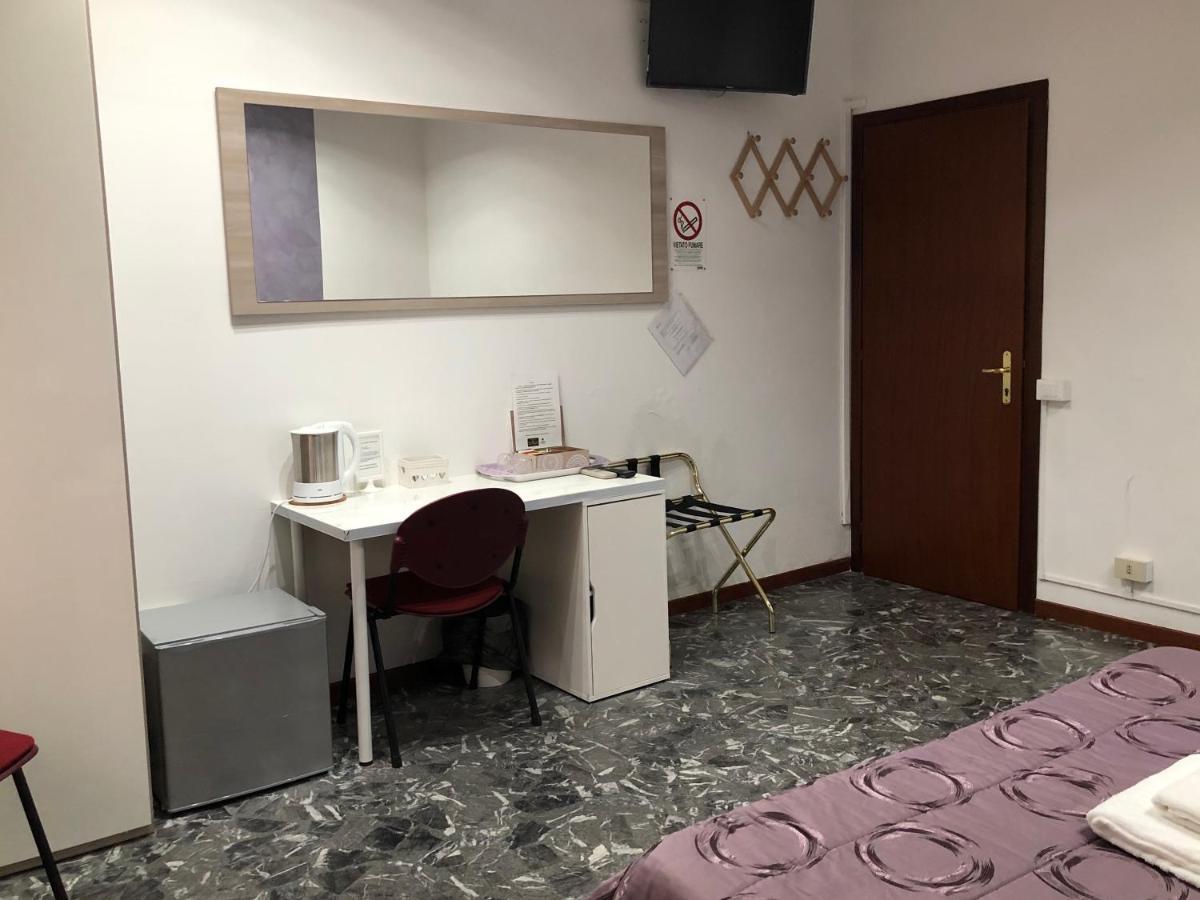 Maxim Rooms Рим Екстер'єр фото